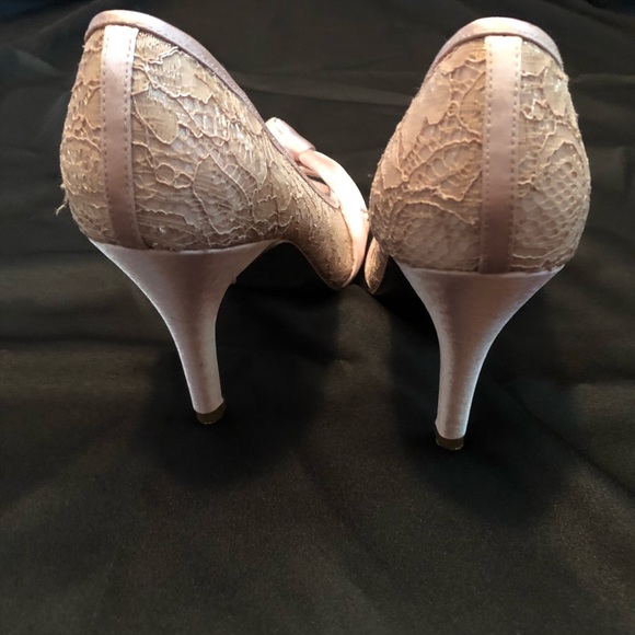 Shoes - Picture 2 of 3